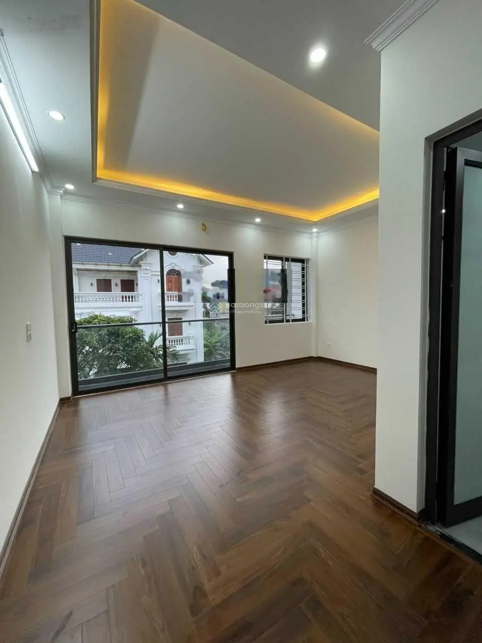 Bán nhà Thạch Bàn 46m2 x 6 tầng, thang máy x 5,3m mặt tiền, ngõ ô tô tránh nhau
