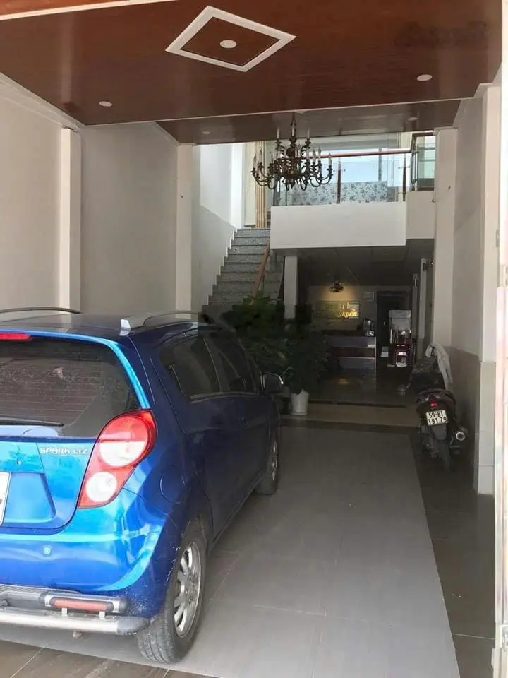Bán khách sạn mặt tiền (12m2) ,dt :171m2- nguyễn duy trinh q9, doanh thu 80tr/tháng, giá tốt 17ti2