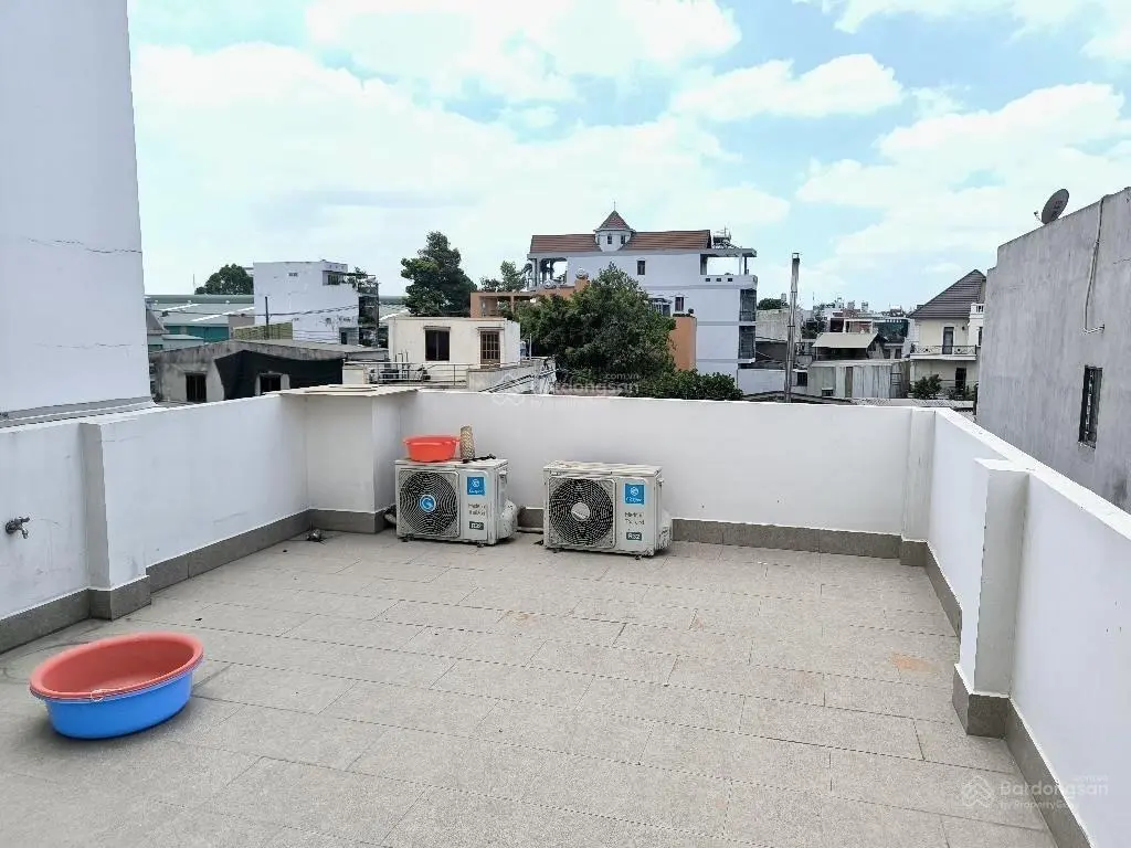 Chủ nhiệt bánnhà mặt tiển kinh doanh rộng lớn - đường 8m - xe hơi ngủ trong nhà! đường số 2 - ph