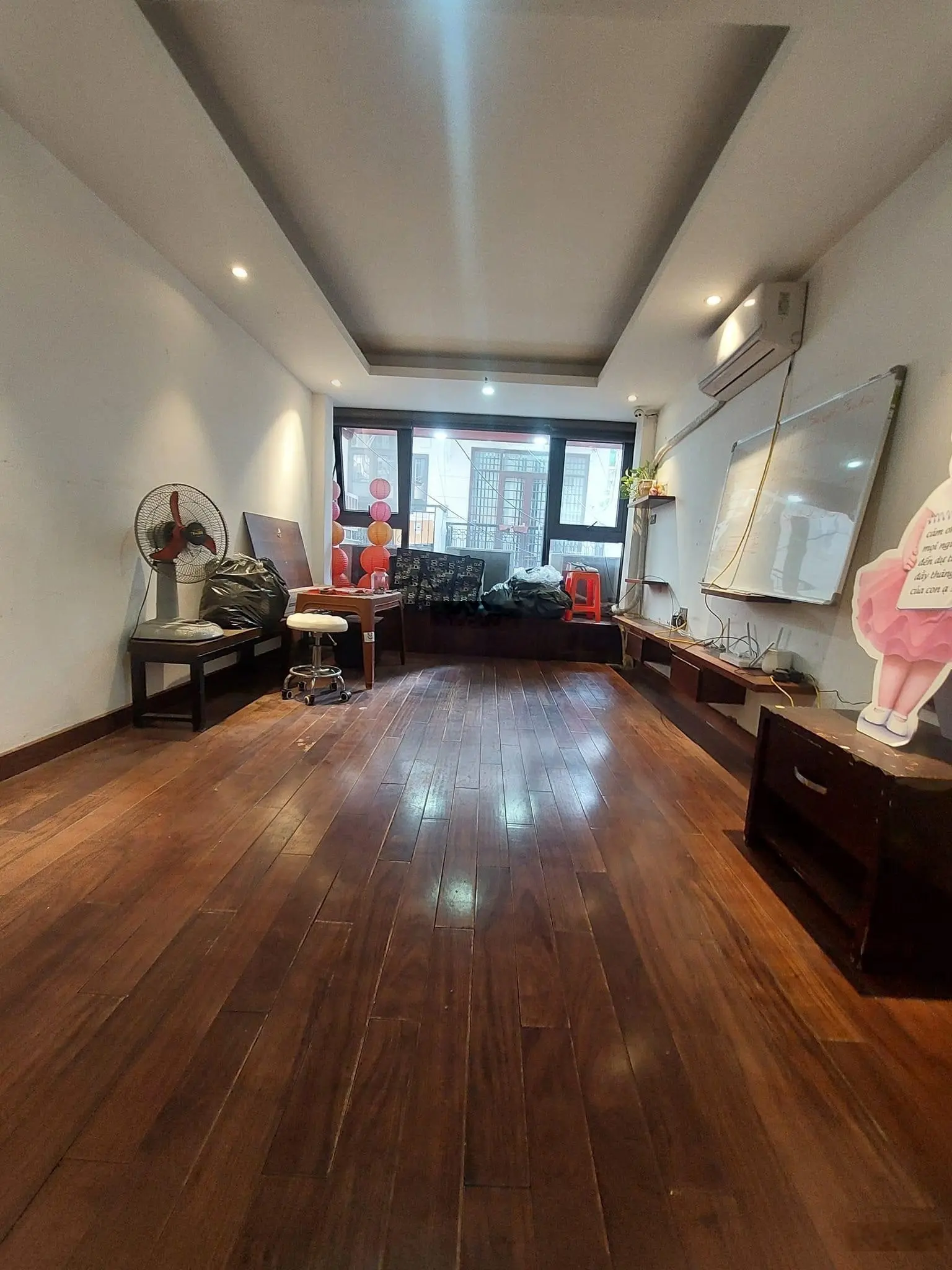 Siêu phẩm, bán nhà phố Trích Sài 46m2, 6 Tầng phân lô, kinh doanh, ô tô dừng đỗ, sát hồ. 16 tỷ hơn