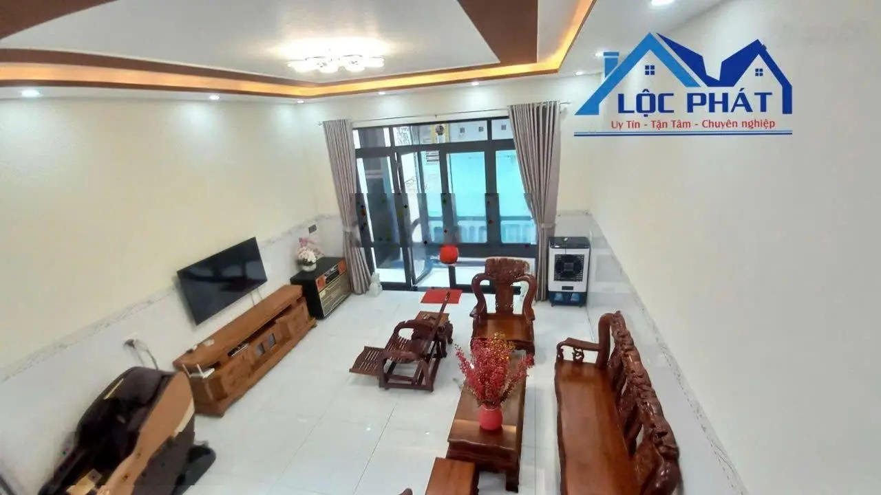 Bán nhà mái Thái thị trấn Long Thành 654 m2 chỉ 21 tỷ