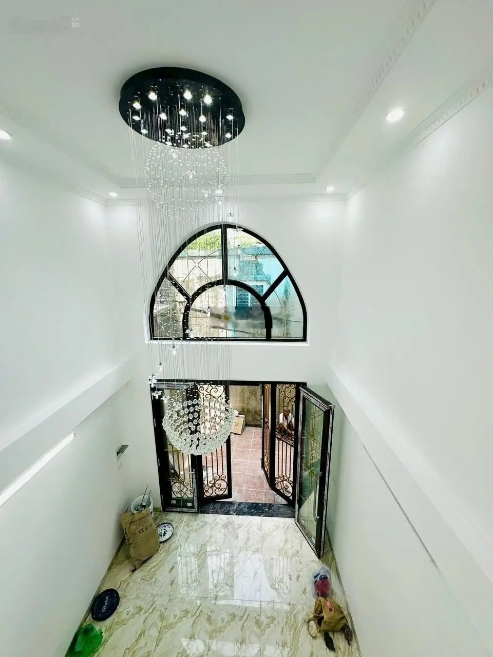 Bán nhà mới - 48m2 x 6 tầng - Ngọc Hồi, Hoàng Mai - Giá 6 tỷ 5