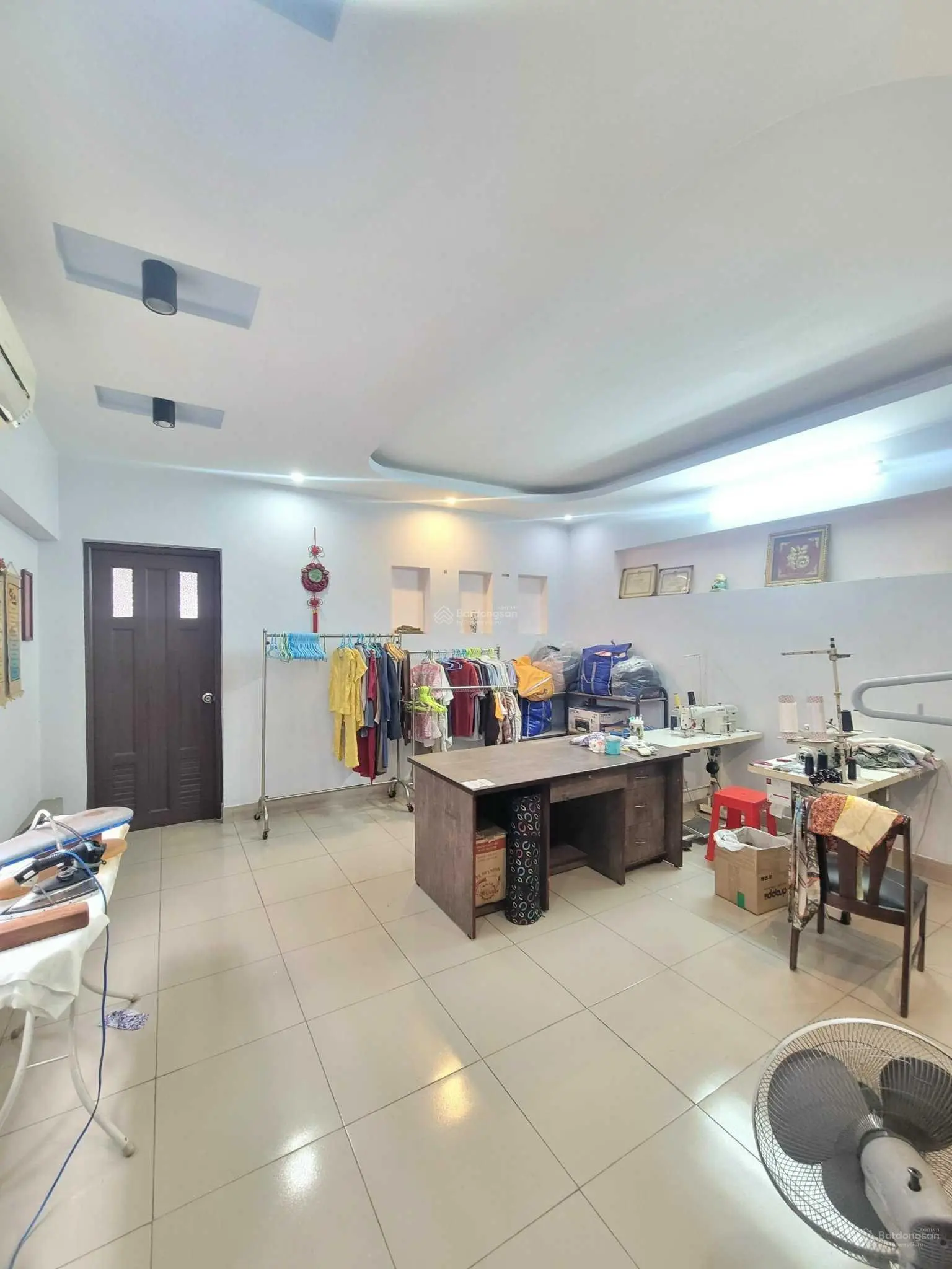 5ty800TL nhà DT lớn 217,7m2 (6,76x32) bán nhà 1 trệt 2 lầu KDC sau lưng chợ Nông Sản Đông Phú