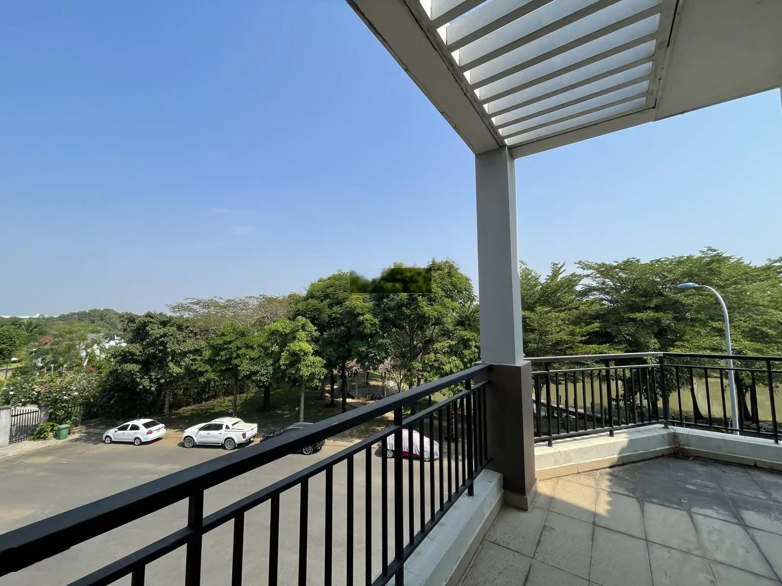 Bán biệt thự góc, sân vườn rộng, đối diện hồ, đường 20m - Park Riverside