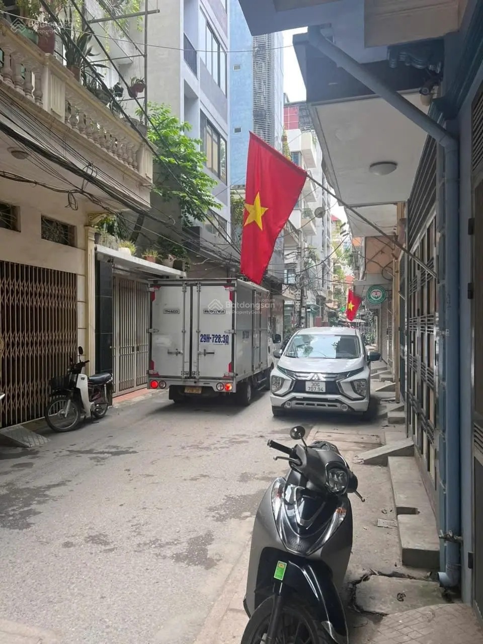 HIẾM . PHÂN LÔ OTO TRÁNH, KINH DOANH HOÀNG VĂN THÁI , OTO NGỦ TRONG NHÀ . 60M2 , 11.5 TỶ