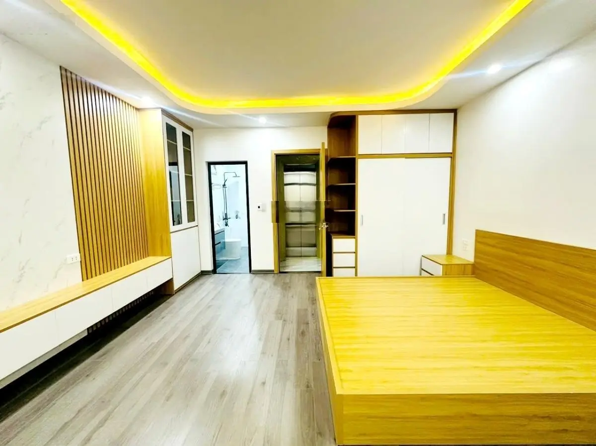 Tứ liên 37m 5 tầng xây mới thang máy thông sàn 2 mặt thoáng trước sau mặt tiền 4.8m sổ đỏ vuông