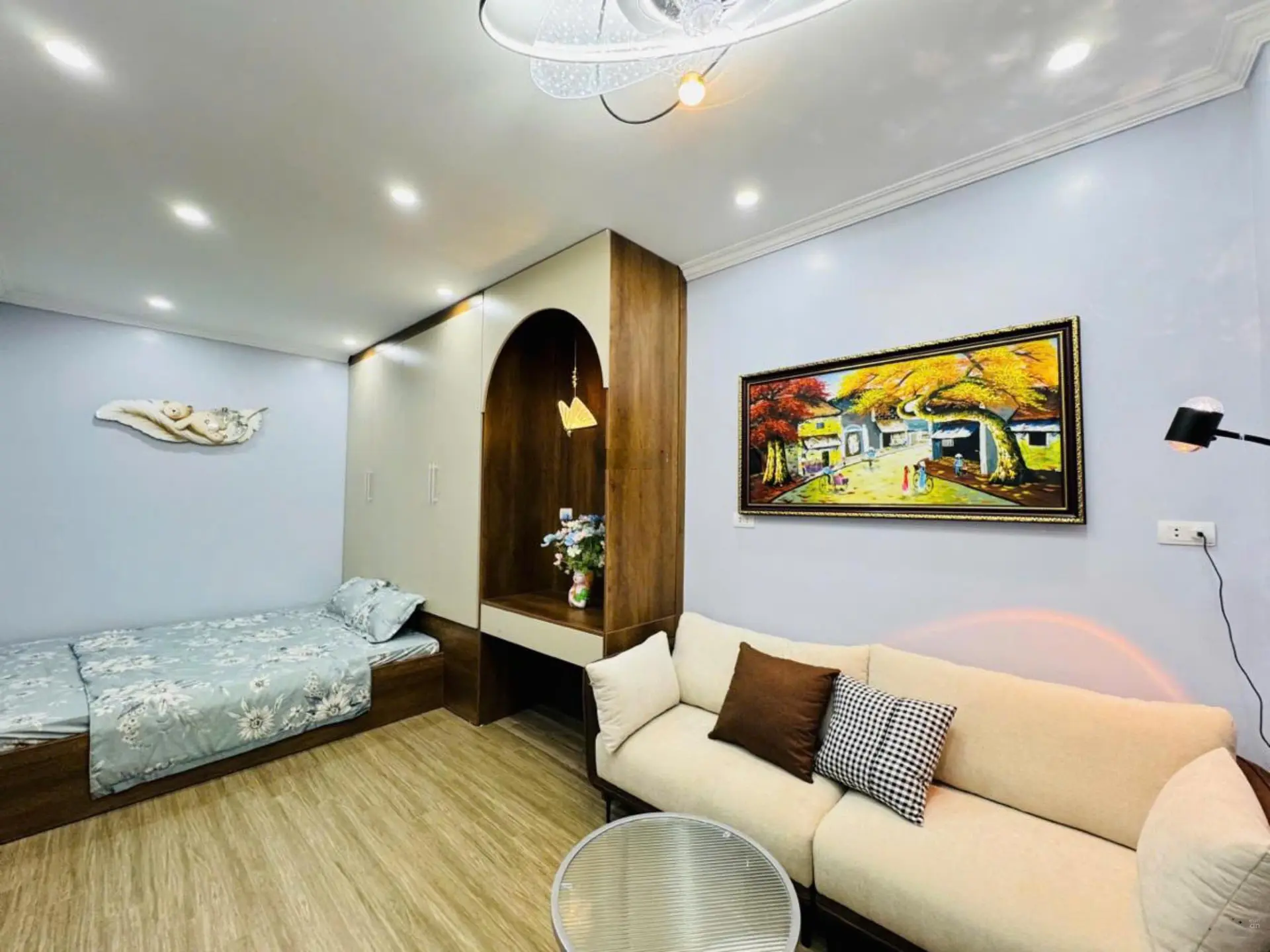Mặt tiền khủng - kinh doanh đỉnh - oto đỗ cửa - ngõ thông khắp ngả, tặng full nội thất