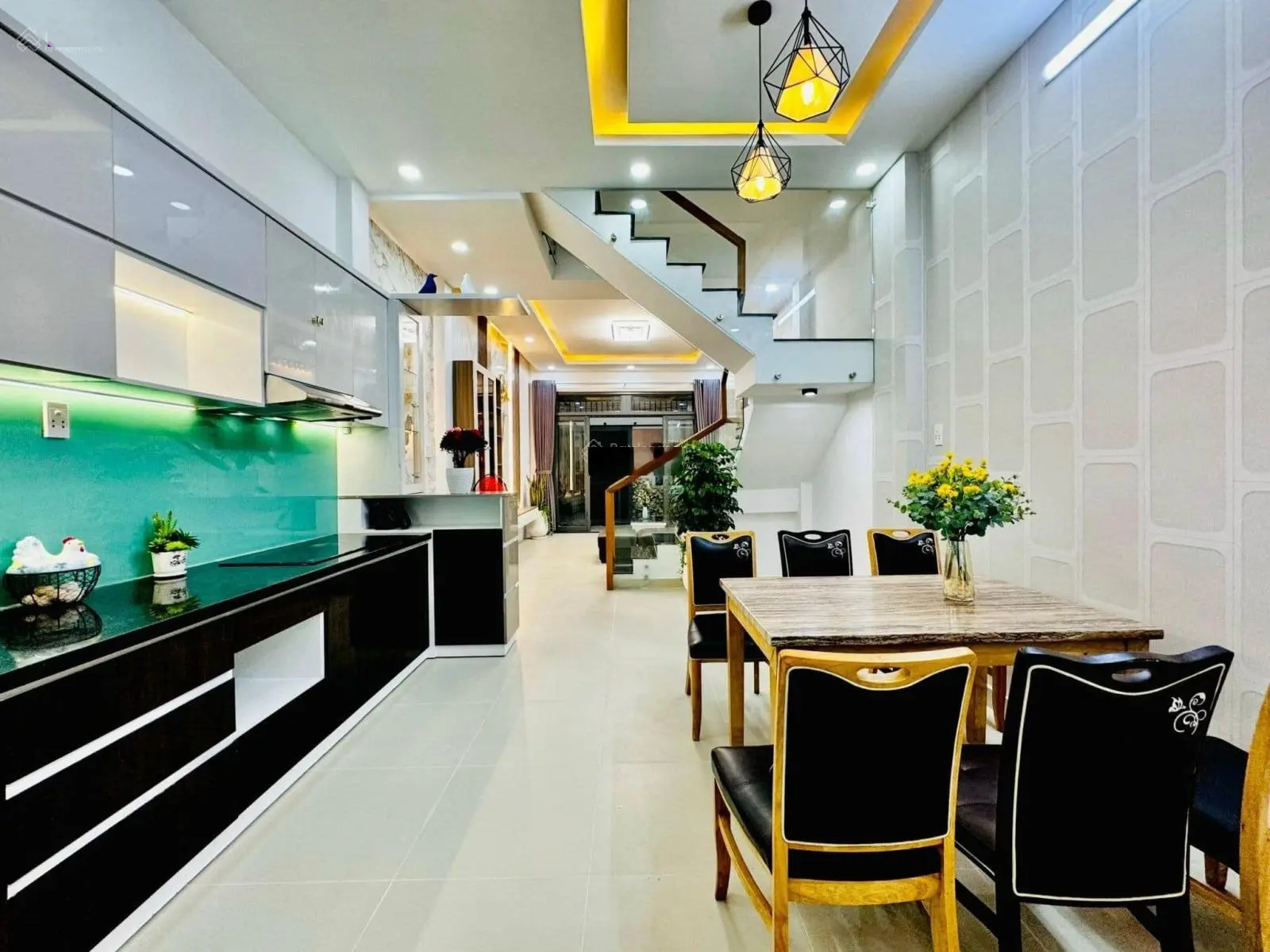 Chính chủ ngộp bank bán gấp nhà Hoa Sứ, P7, Phú Nhuận. SHR BCC