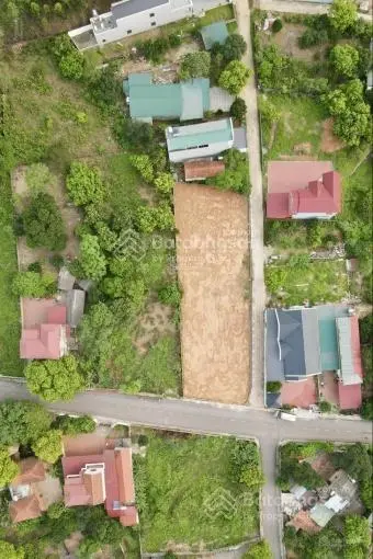 Khu 3 TT Kỳ Sơn, Kỳ Sơn, Hòa Bình có lô đất đẹp 800m2 (trong đó có 420m2 đất thổ cư) MT 18m