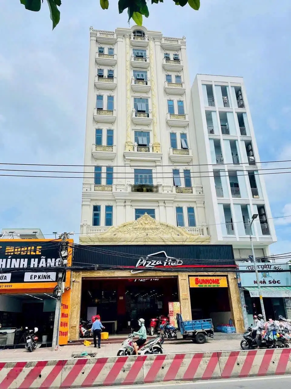 Bán nhà MT Huỳnh Tấn Phát, Q7. DT 478m2, 1 hầm 8 tầng,2 thang máy, doanh thu hơn 800/tháng
