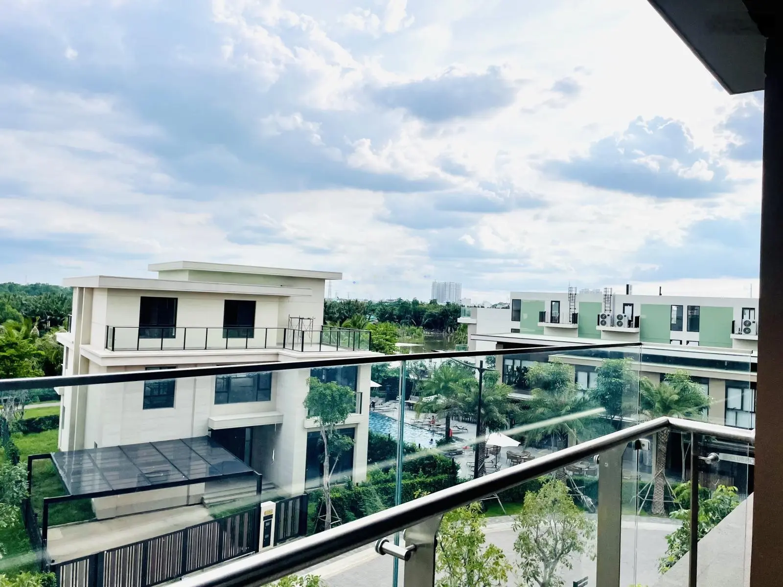 Cần sang nhanh căn Panorama Mizuki 98m2. Nhà đã nhận xem nhà 24/7. View sông. Deal giá chốt nhanh