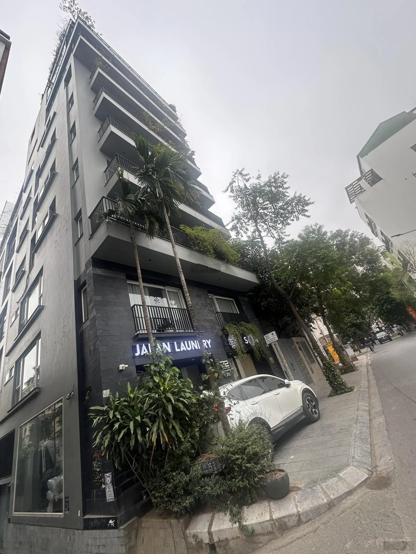 Bán toà nhà 10T 668m2 MT 24m lô góc gara ôtô - view hồ tây phố Tô Ngọc Vân Quận Tây Hồ. Giá 262tỷ