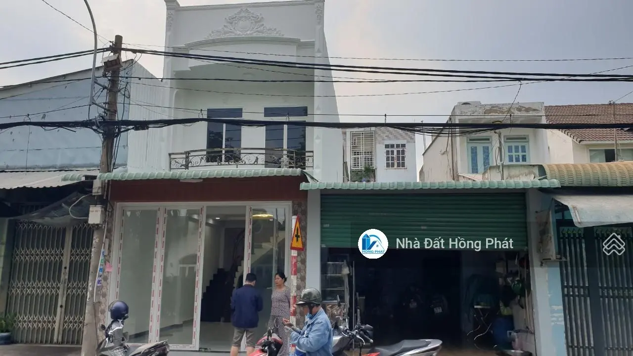 Nhà mặt tiền Bà Điểm 4, DT 4m*16m, 01 lầu, gần trường Bùi Văn Ngữ - Hóc Môn