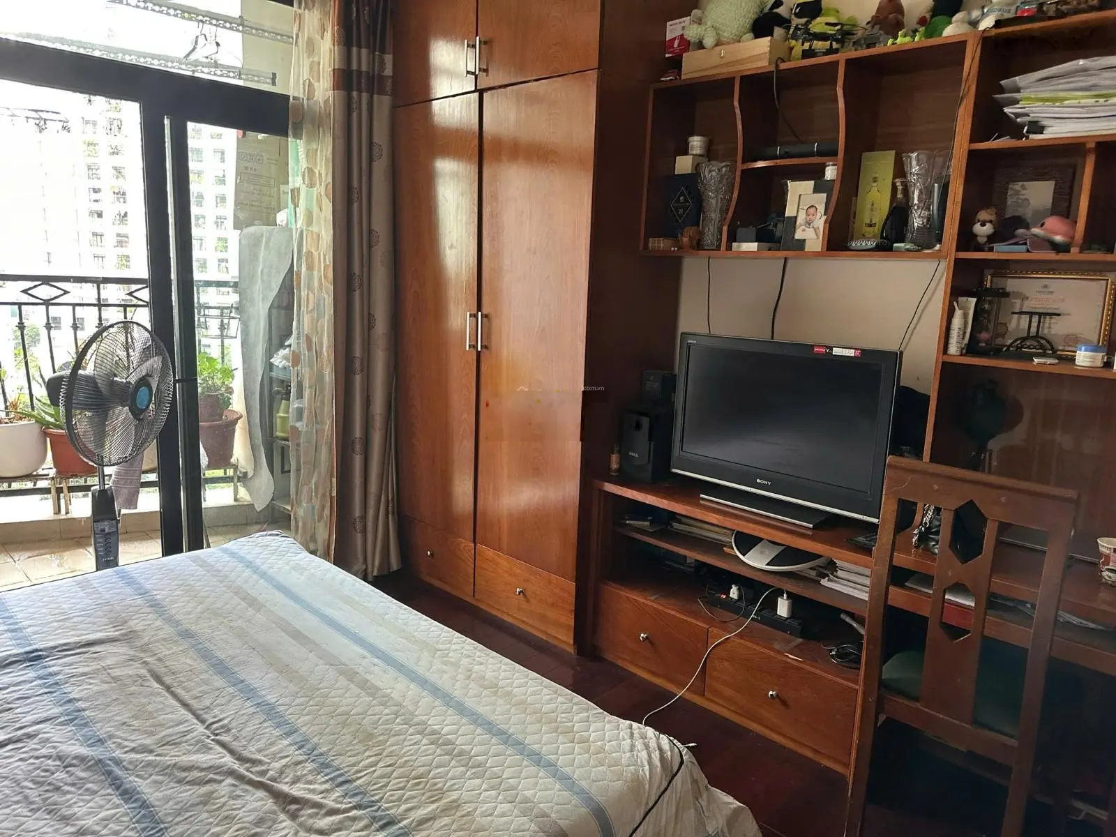 Cần tiền bán gấp căn chung cư Royal City 2 ban công tòa R4B tầng 6, 104m2, 2PN, 2VS giá 9 tỷ