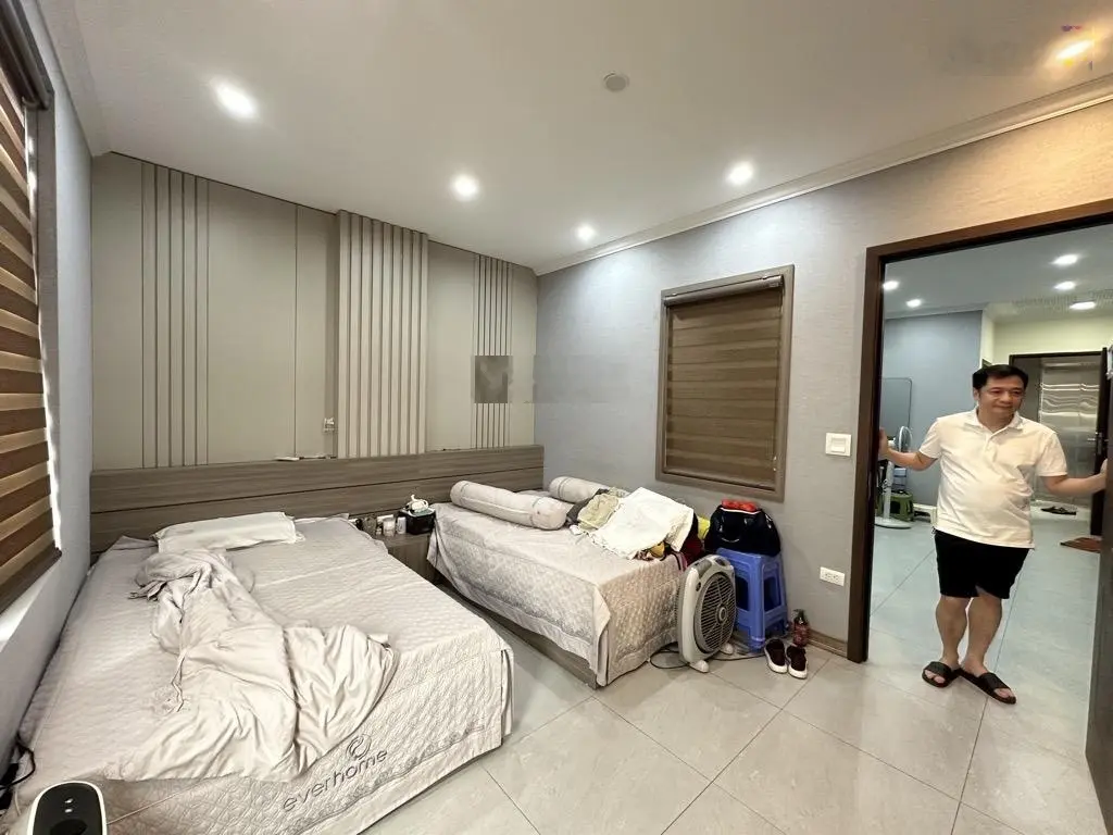 Bán nhà Phạm Tuấn Tài - TT Cầu Giấy - ô tô tránh nhau. Thang máy - DT 52m2 7 tầng. MT 5m, 27 tỷ