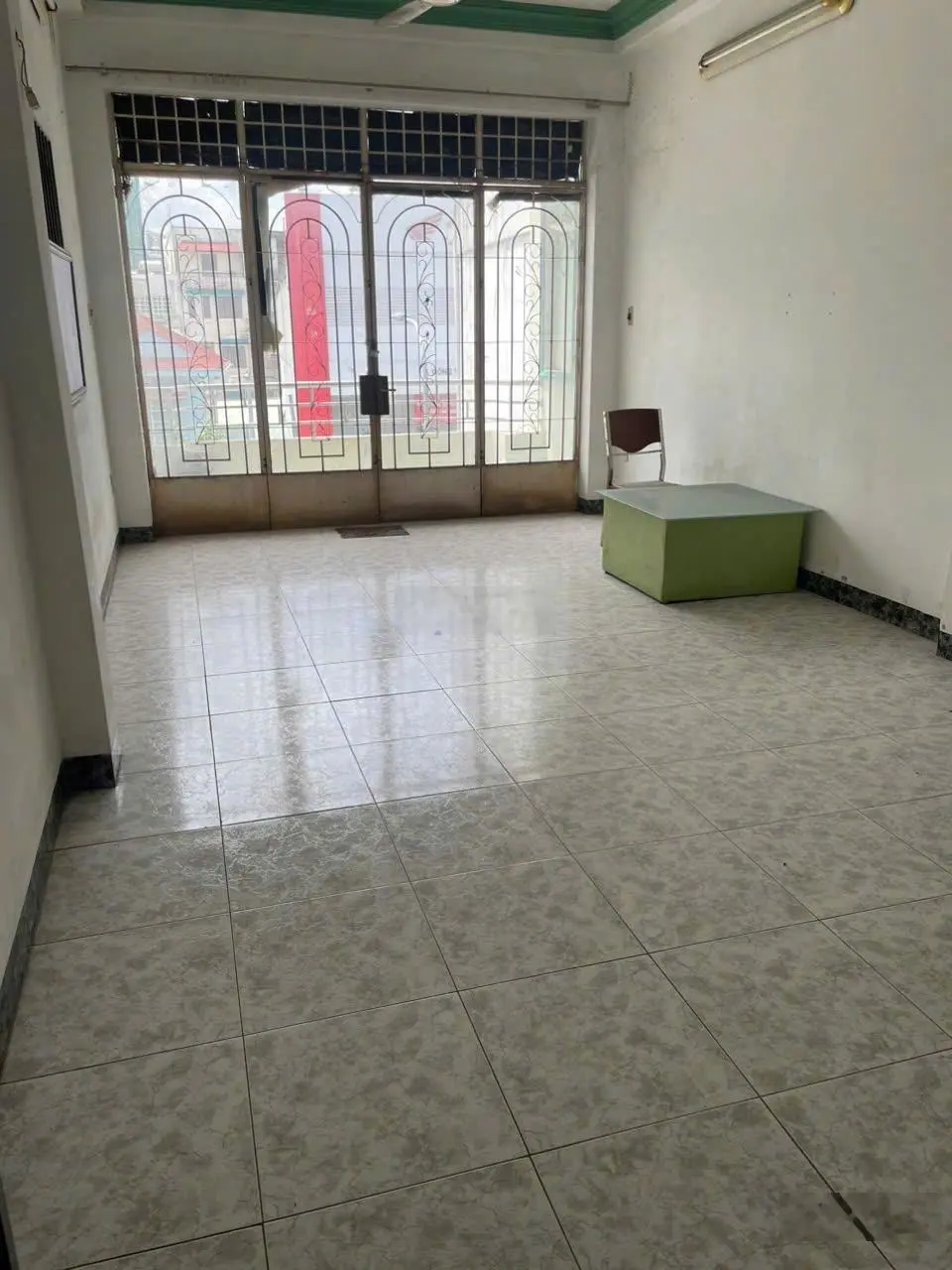 Bán nhà mặt phố Trần Quốc Thảo, 25 tỷ, 80m2, 4PN, 3WC, nhiều tiện ích đẹp chỉ với