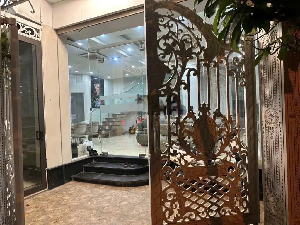 Bán nhà kim ngưu-trung tâm hbt - cách 1 nhà ra phố - full nội thất- dt: 90m2,mt8m,4 tầng,giá16,5 tỷ