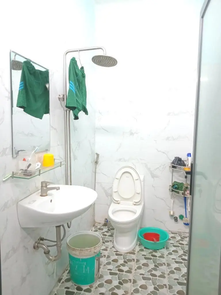 Bán nhà 3 tầng, đường 8 mét thông, diện tích 80m2. Giá 5 tỷ 100 thương lượng
