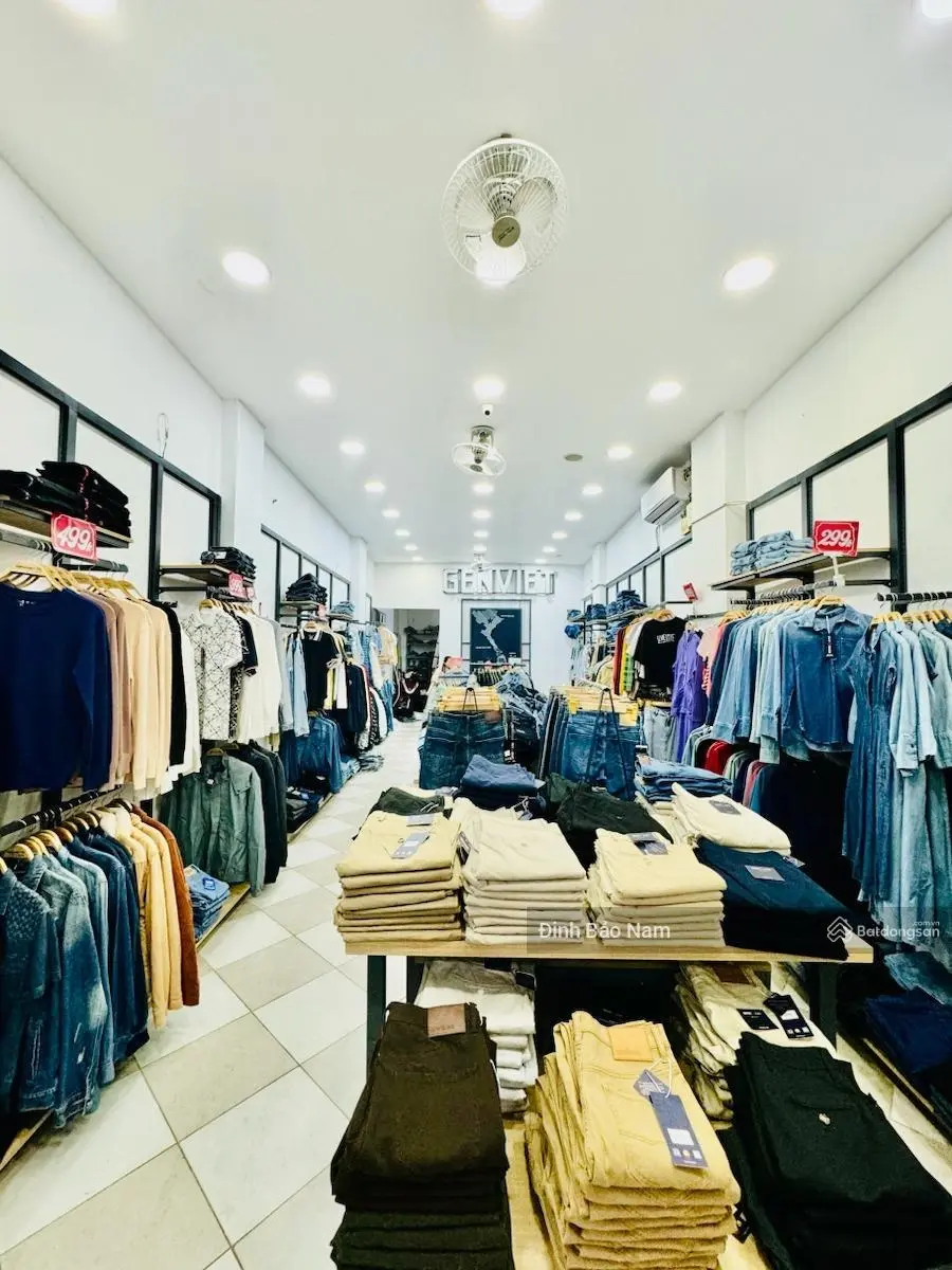 Mặt phố lạc long quân 71m 6 tầng ô chờ thang máy vỉa hè kinh doanh sầm uất sổ đỏ dòng tiền 45tr