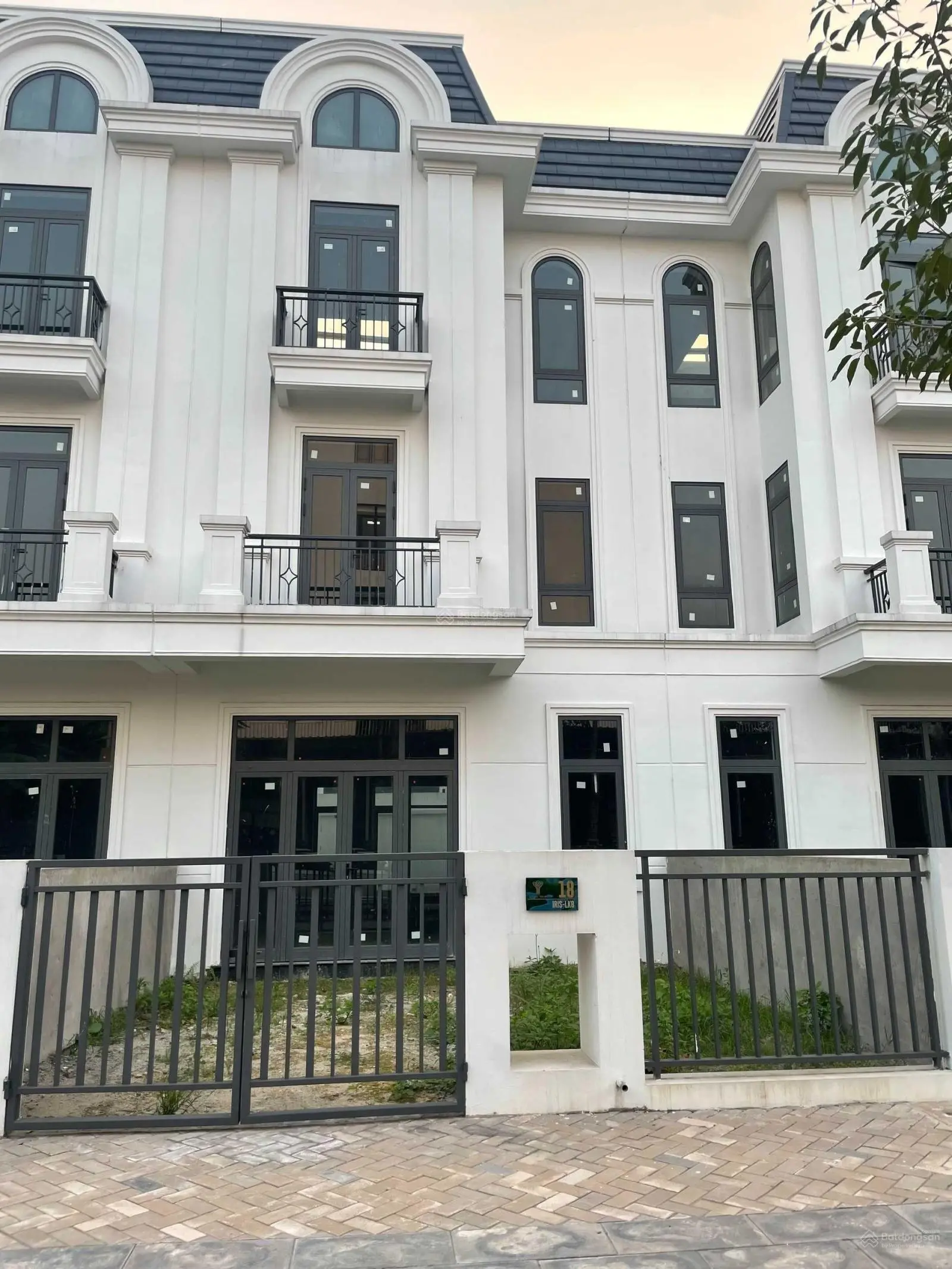 Gấp: Chính chủ cắt lỗ căn liền nhau KĐT Crown Villas TP Thái Nguyên, 132m2/căn 6.X tỷ