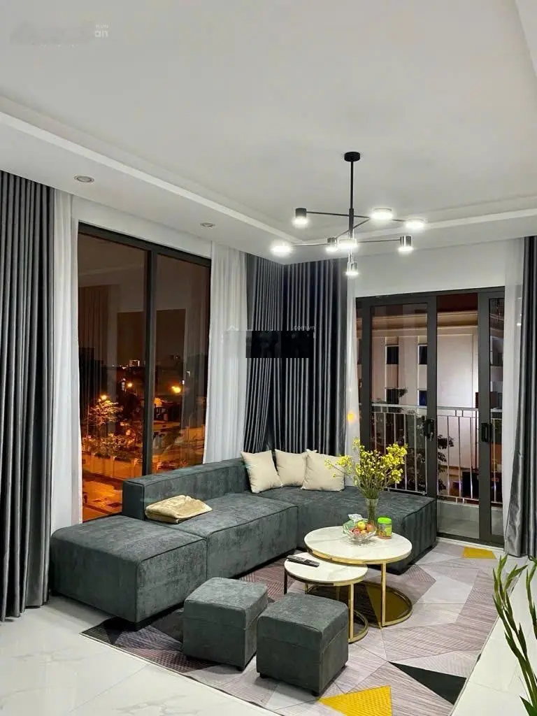 Mặt phố Đặng Vũ Hỷ - vỉa hè rộng 7m - nhà 5 tầng mới - kinh doanh đỉnh