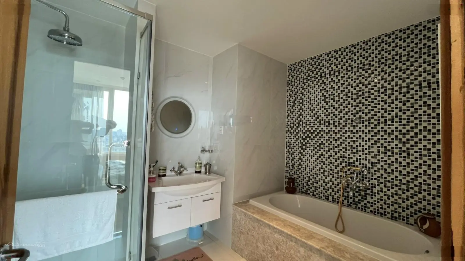 Bán căn góc 87m2 gồm 2PN/2WC Leman Luxury, tầng cao view, nhà mới, nhận nhà ở ngay. LH 0934 004 ***