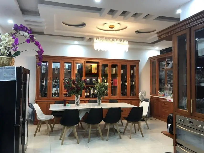Bán Villas hẻm xe hơi Nguyễn Trọng Tuyển nhà vuông vức 2 tầng áp mái, 35 tỷ