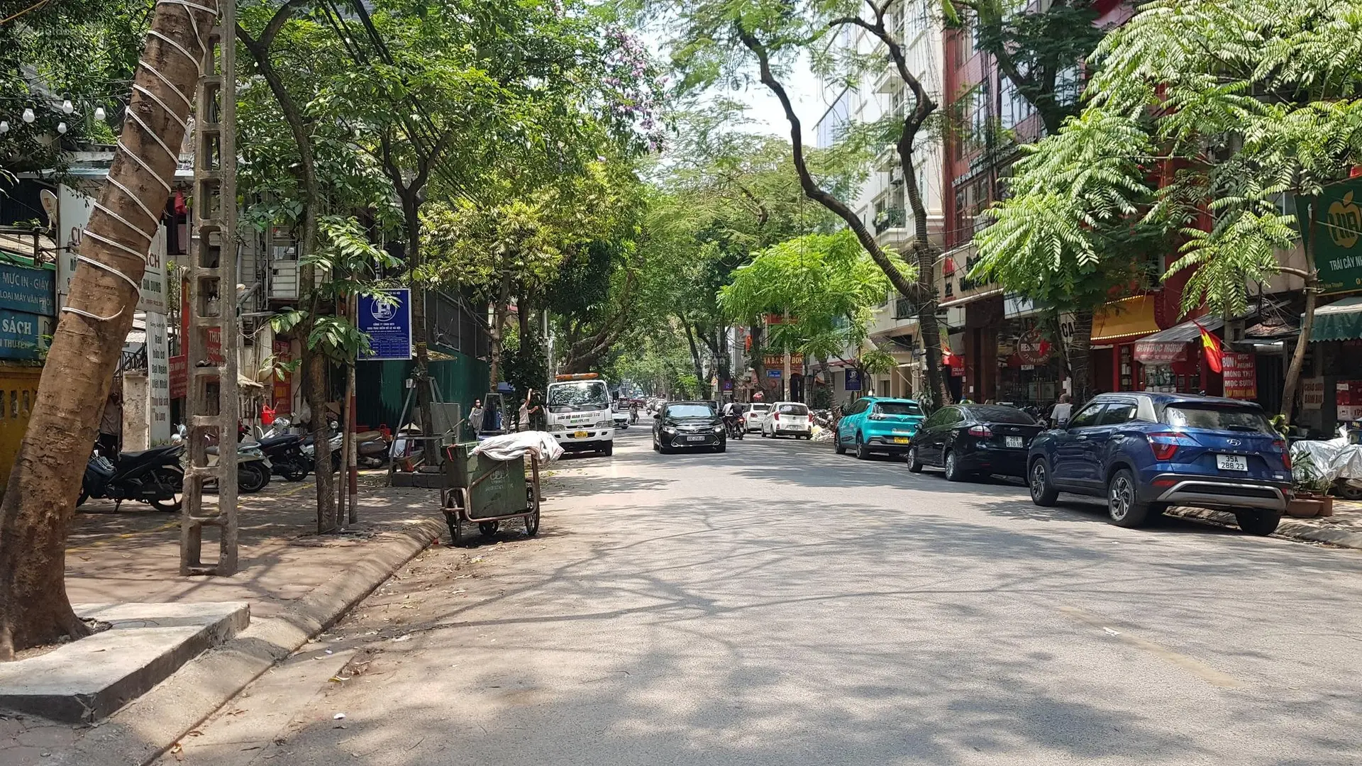 Cần bán nhà mặt phố Hàn Thuyên, vị trí đắc địa 2 mặt tiền ngay khu phổ cổ, dt 42m, CC 0793 059 ***
