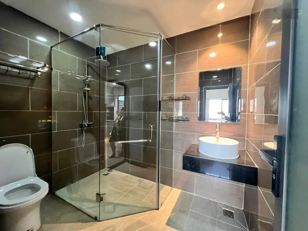 Dòng tiền 3 tỷ/năm! Bán tòa nhà CHDV Đường Nơ Trang Long 282m2 (12m x 20m), 6 tầng, P12, chỉ 53 tỷ