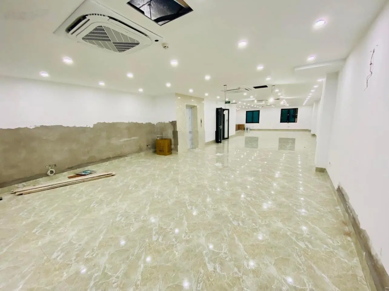 Mặt phố Tôn Đức Thắng - 108m2 x 7tầng thang máy - kinh doanh BẤT CHẤP - MẶT PHỐ LỚN ,GIÁ TỐT NHẤT