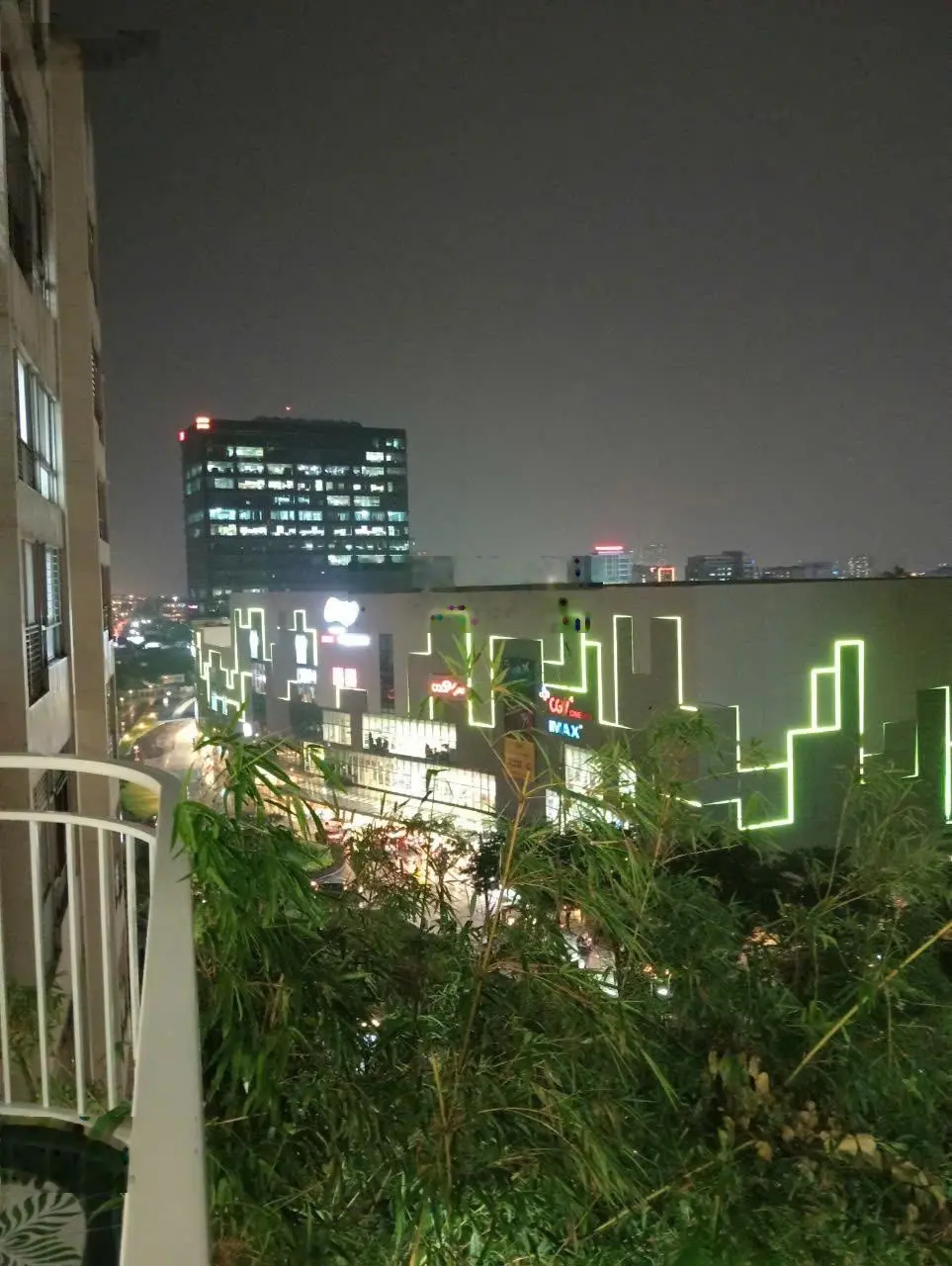 Cần bán căn hộ Penthouse Phú Mỹ Hưng Quận 7, 400 m2, 5PN, 3 sân thượng, đang có hđt 3500$ giá 15 tỷ