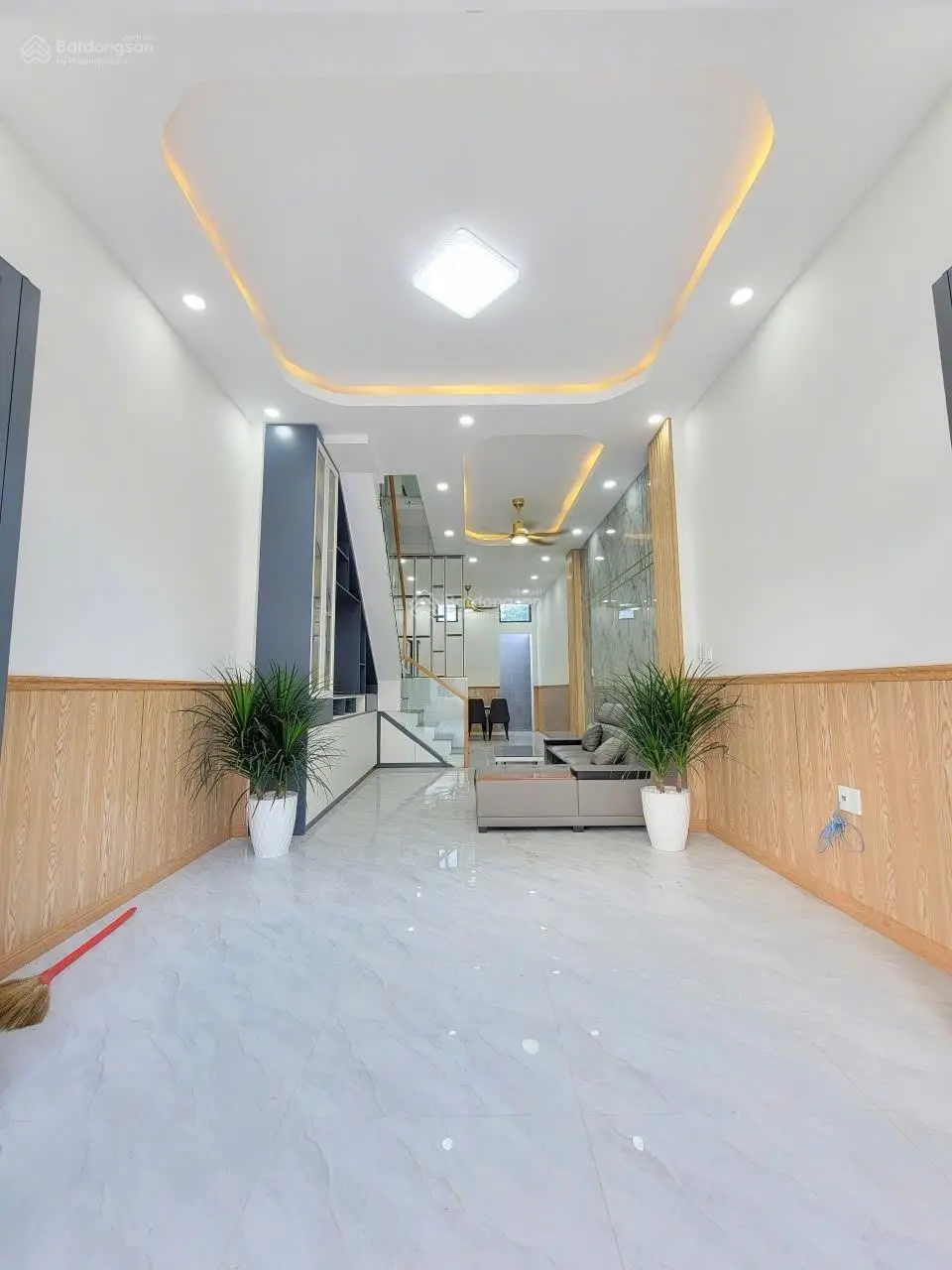 3ty780 TL bán nhà 1 trệt 2 lầu 4 PN mặt tiền KD gần ngã tư Miếu Ông Cù đường 13m thông 2 đầu