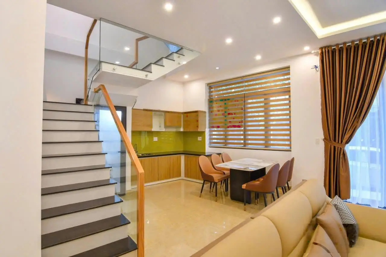 Bán nhà 3 tầng 3 mê (ngang 8m) 2 mặt tiền trước sau đường Lê Thị Tính, giá 4 tỷ 6 tl
