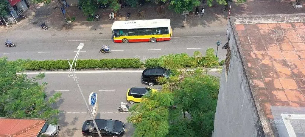 Nhà trung tâm mặt phố Nguyễn Văn Cừ, Long Biên, làm văn phòng, đầu tư, kinh doanh, ô tô đỗ cửa