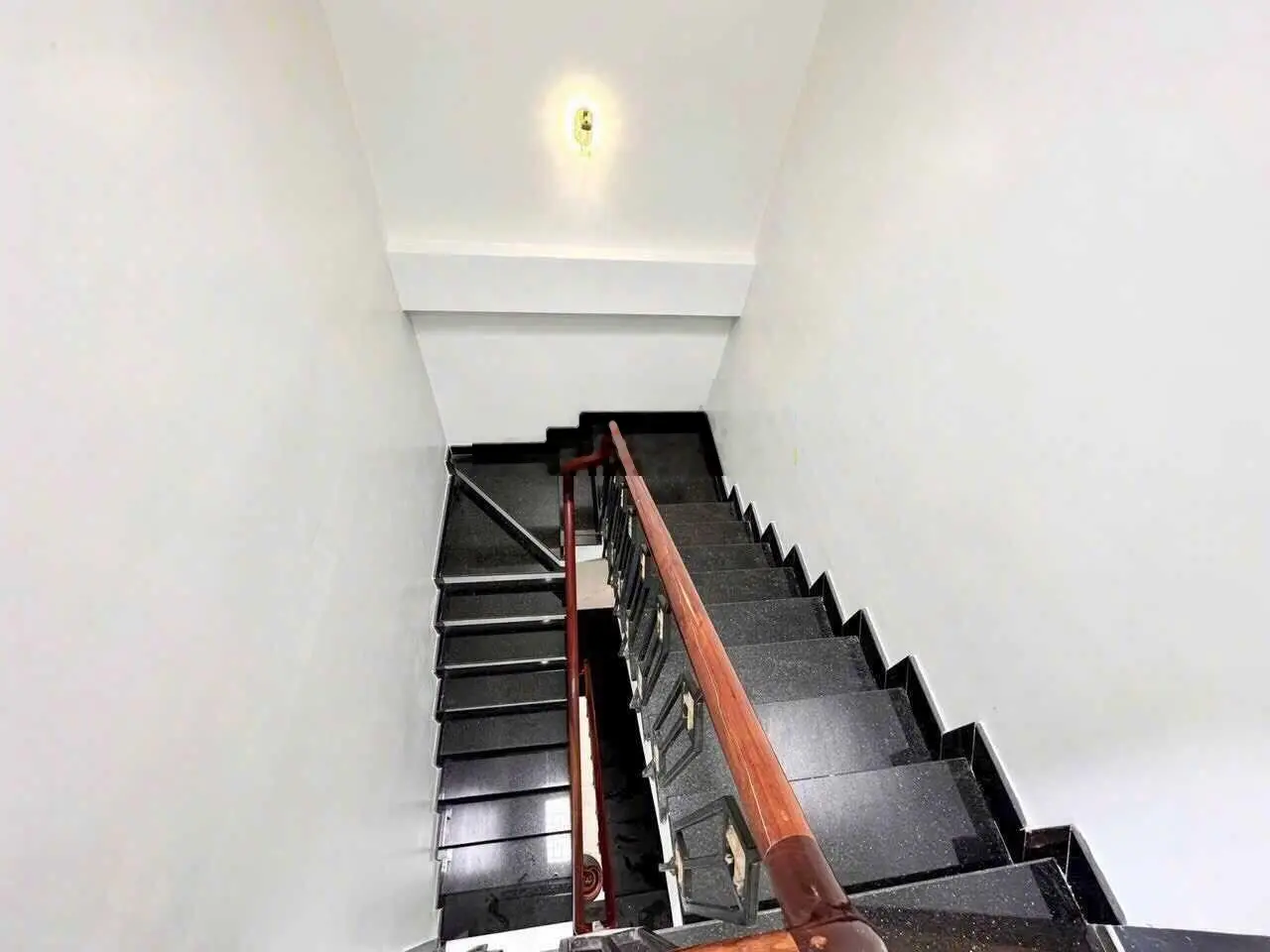 SIÊU HIẾM - NHÀ 3 TẦNG NGANG GẦN 5M MẶT TIỀN KINH DOANH NGAY KHA VẠN CÂN GIÁ TỐT NHỈNH 8 TỶ