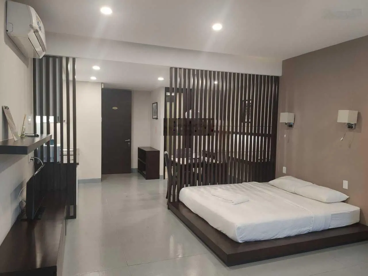 Bán nhà Trần Nhật Duật Q1,8x18, 144m2, Trệt + 1 lầu Gía 30 tỷ TL
