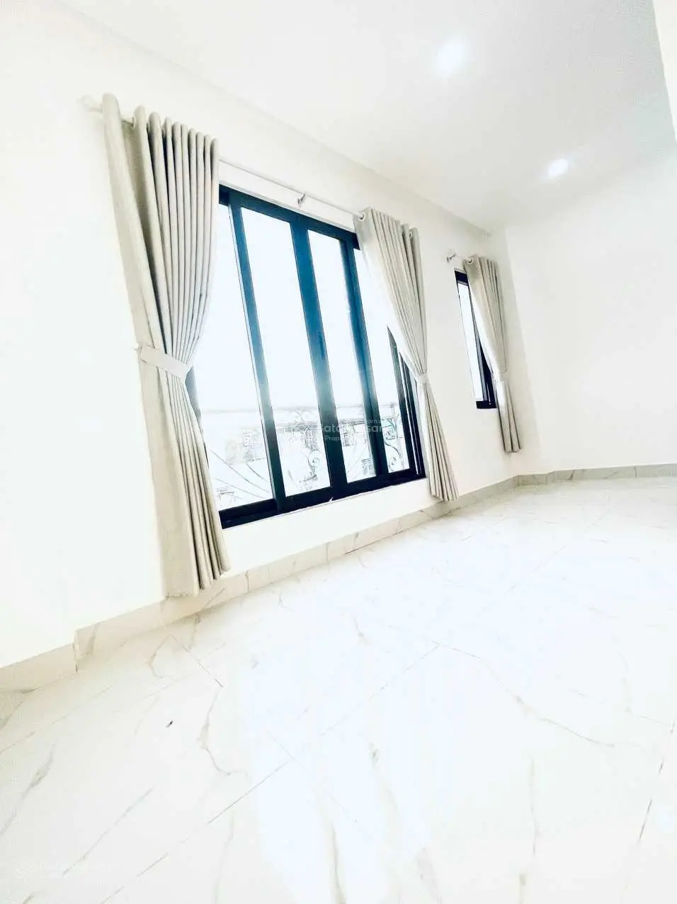 Bán gấp nhà đúc 3 tấm, sổ hồng công chứng, đã hoàn công đủ, giá nhỉnh 2 tỷ, Bình Tân, TP. HCM