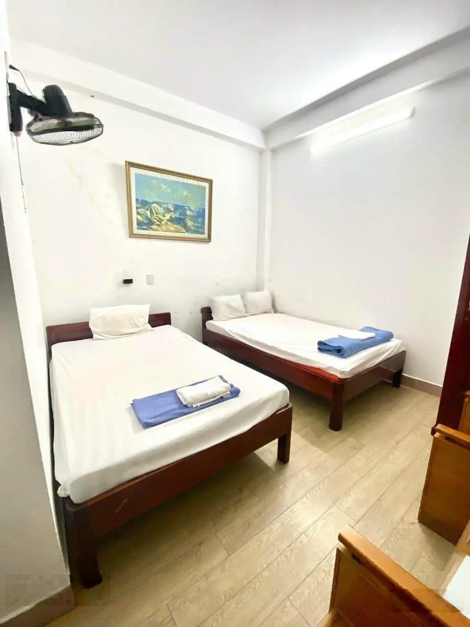 Cần bán nhà nghỉ 3 tầng - 13 phòng trung tâm quận Hải Châu - sát Nguyễn Tất Thành