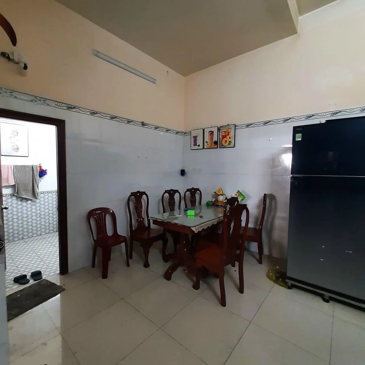 Hàng thơm. Giá siêu hạt rẻ. Nhà gần Vincom TP. Dĩ An. DT: 172m2 lầu trệt 5 phòng ngủ. Giá: 4,8 tỷ