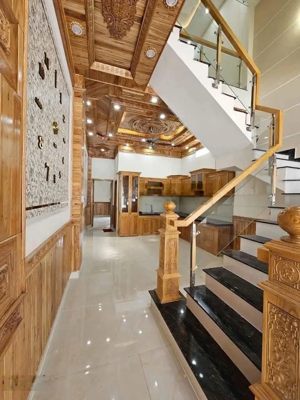 Chỉ 5,7 tỷ
Nhà 1 trệt 2 lầu ốp gỗ đẹp mặt tiền đường Huỳnh Tấn Phát, Đông Hòa, Dĩ An Dt : 131m
