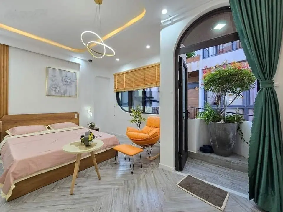 Chính chủ bán gấp nhà gần vòng xoay dân chủ đường 3/2, Phường 12, Quận 10. Giá 3,9 tỷ. 0906 806 ***