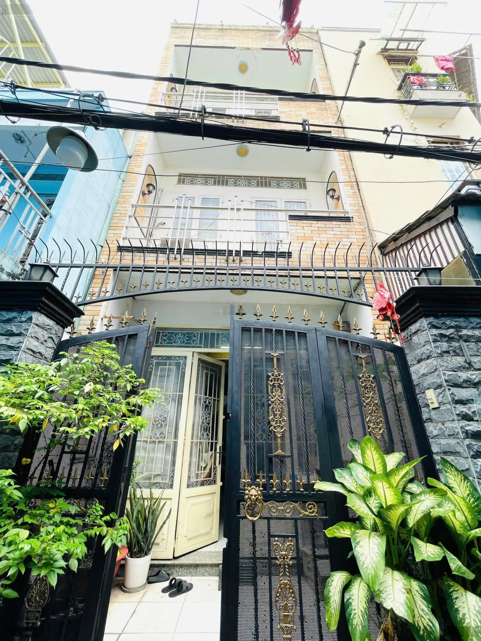 5.95 tỷ bán nhà 48m2 kết cấu 4 tầng ngay Thị Nghè giáp Quận 1 - Nguyễn Cửu Vân hẻm thông - 5PN 6WC