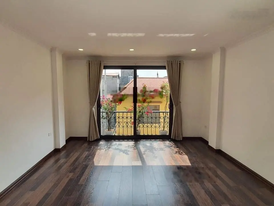 Bán nhà ngay bể bơi La Khê 34m2, 4,5 tầng, 4 phòng ngủ vị trí đẹp cách 30m ra đường ô tô 0352 078 ***
