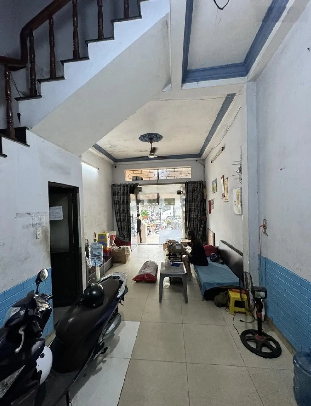 Bán nhà khu vip sân bay - đường nhựa 12m - 60m2 - sổ vuông - dòng tiền 18tr - giá 12 tỷ