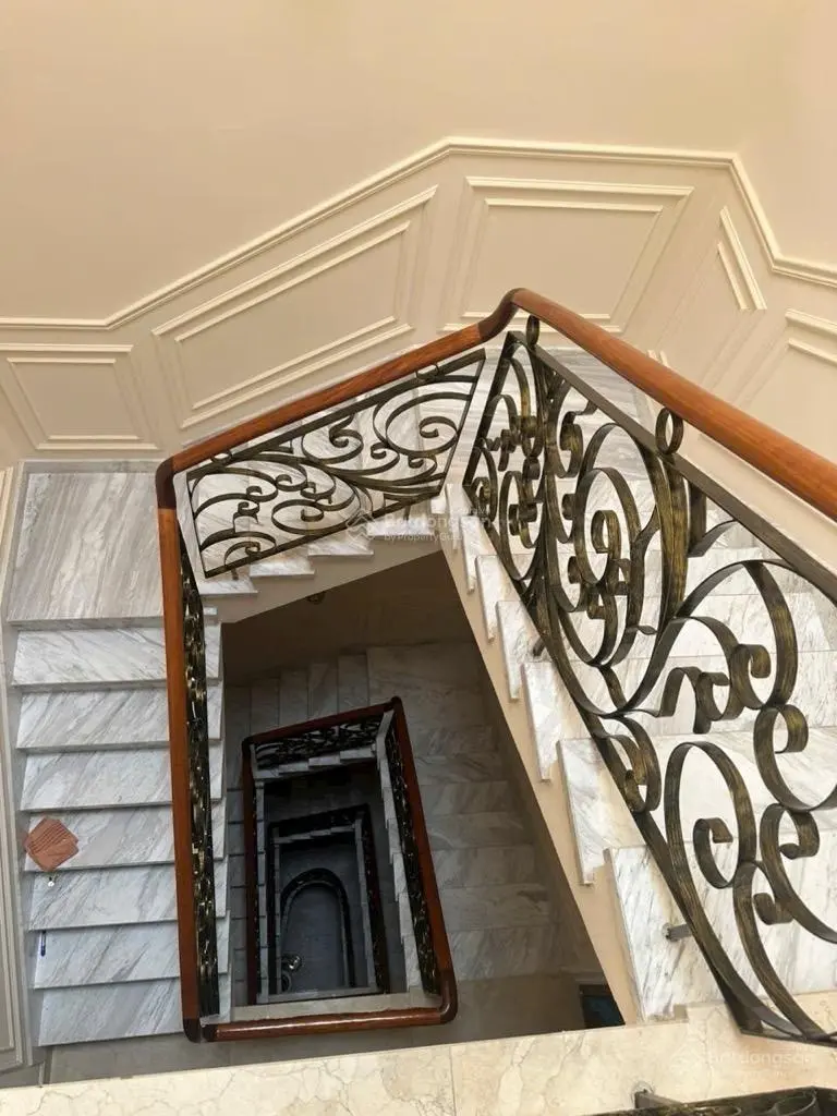Bán biệt thự hầm 5 tầng đường Thành Thái Quận 10, ngang 6m, HXT, hiện hữu, giảm 1tỷ còn 34 tỷ (TL)