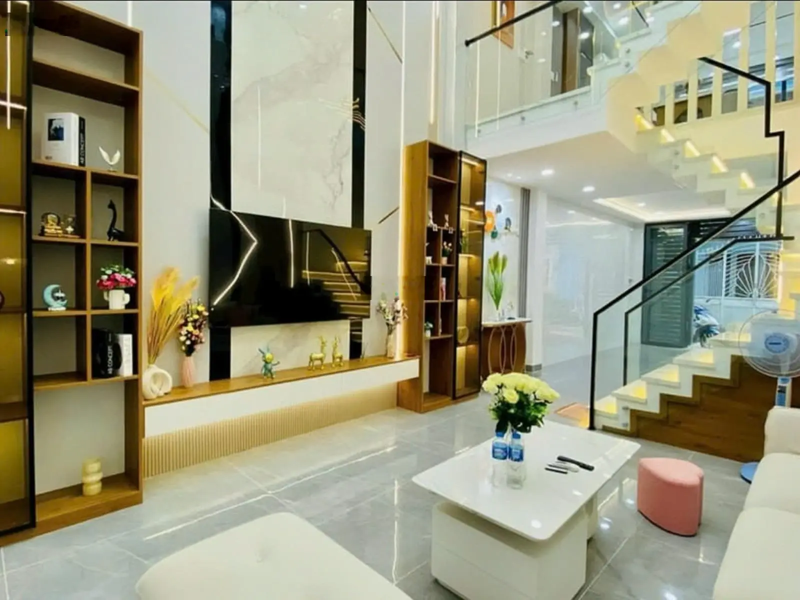 Xoay vốn làm ăn bán gấp nhà hẻm 4,5m đường Lý Thường Kiệt Tân Bình. Giá 3tỷ880, Diện tích 52m2