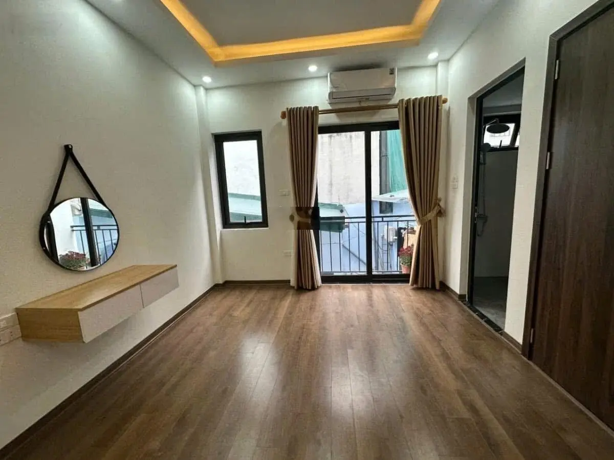 Nhà mới - đón tết Phố Trạm Aeon Mall long biên - ôtô đỗ cổng full nội thất 32m2x5T MT5,4m nhỉnh 6tỷ