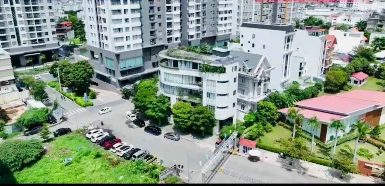 Bán nhà mặt tiền đường Lê Thị Chợ Quận 7