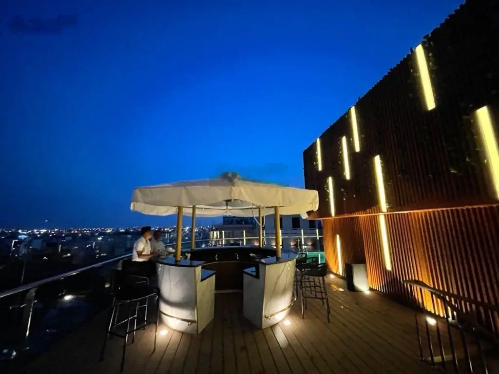 Khách sạn 4 sao Đà Nẵng, lô góc Ngô Thì Sỹ và Trần Bạch Đằng, diện tích 243m2, mặt tiền 18.5m