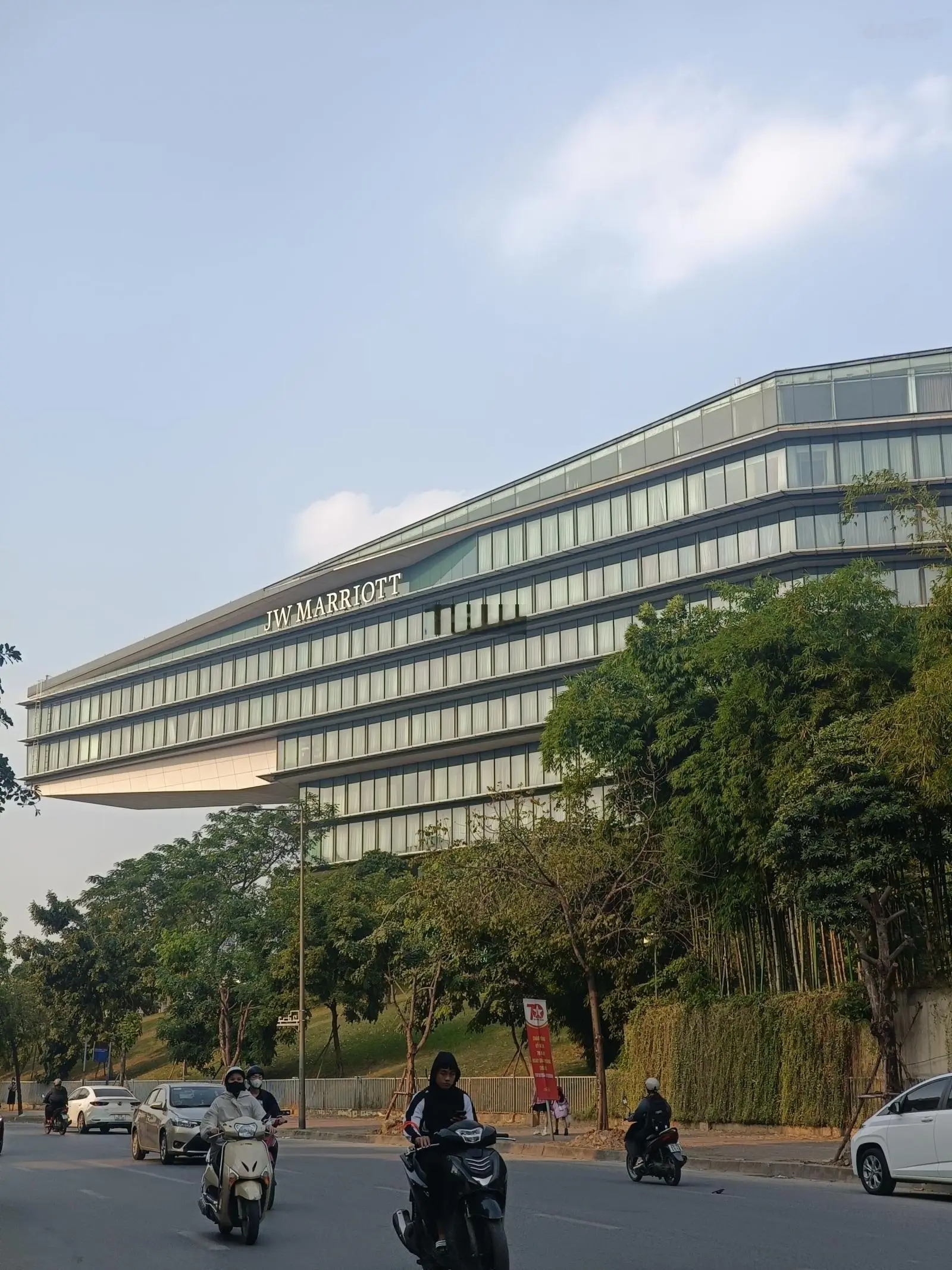 7tỷ hơn-bán nhà Mễ Trì 41m2-4tầng dân xây đẹp long lanh - full nội thất sẵn ở-30m ra ôtô-vị trí đẹp